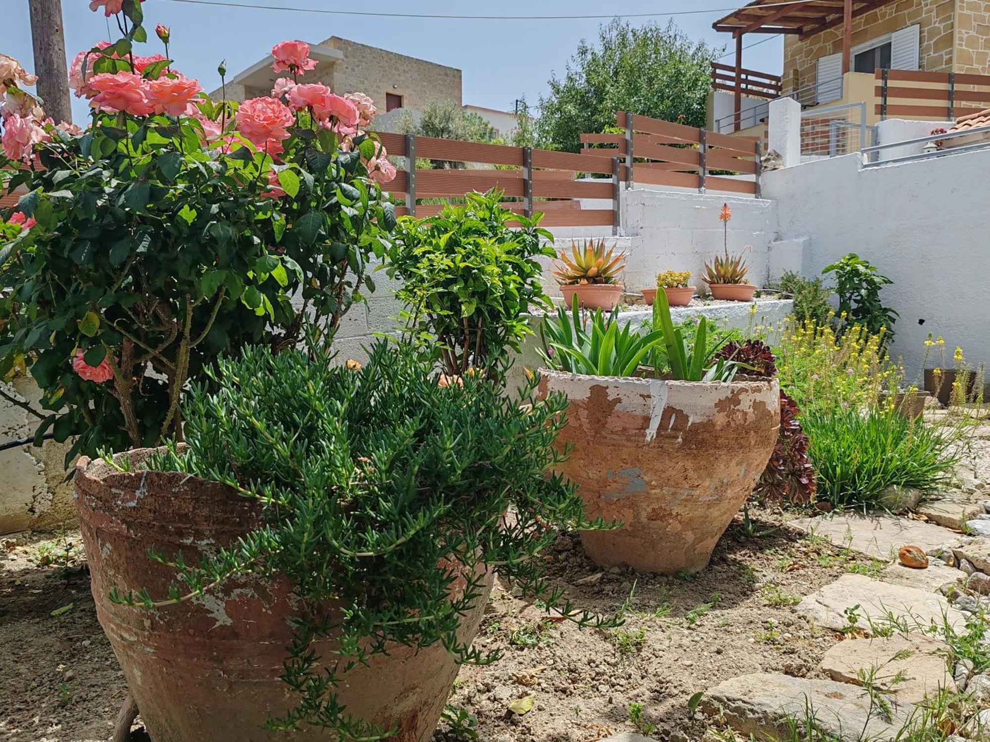 Konstantina'S Fairytale House Villa Kissamos Exterior photo